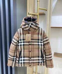 Checkered hooded down jacket