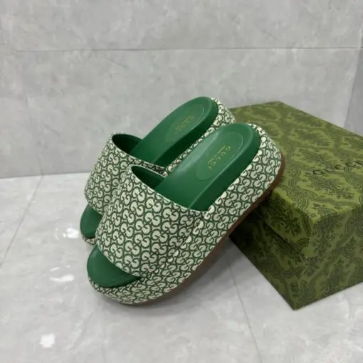 Sandal