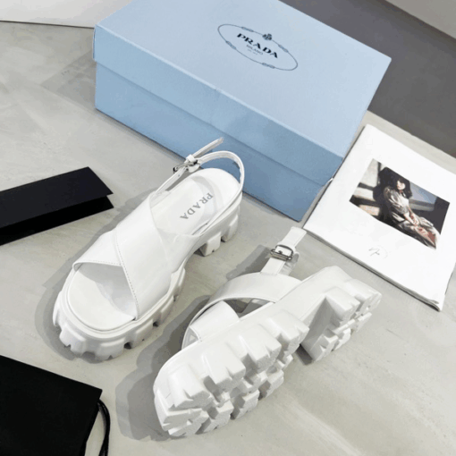 Monolith Loafers White Slipper