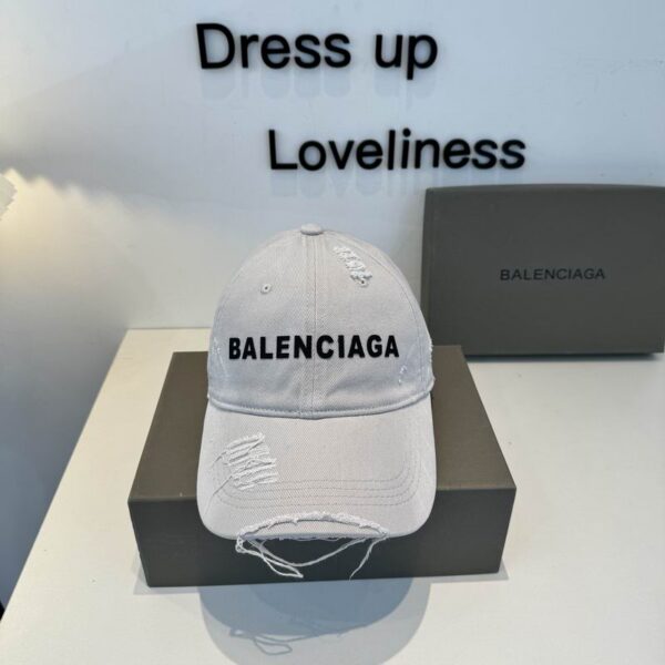 Balenciaga White Cotton Baseball Cap Distressed Detailing