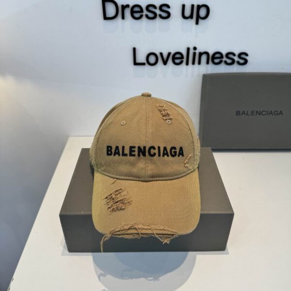Balenciaga Beige Cotton Baseball Cap Distressed Detailing