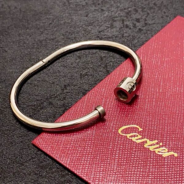 Juste Un Clou Bracelet Typically Crafted Gold